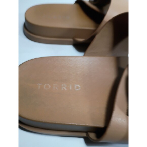 Torrid Size 9 WW WIDE Tan Buckle Slide Sandals Casual Flat Comfort - Picture 8 of 11